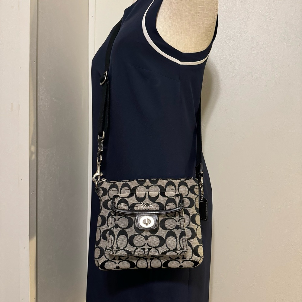 Coach vintage crossbody purse